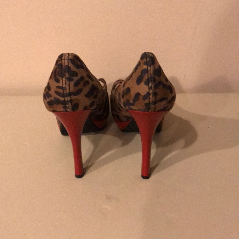 Shoes - Picture 3 of 4